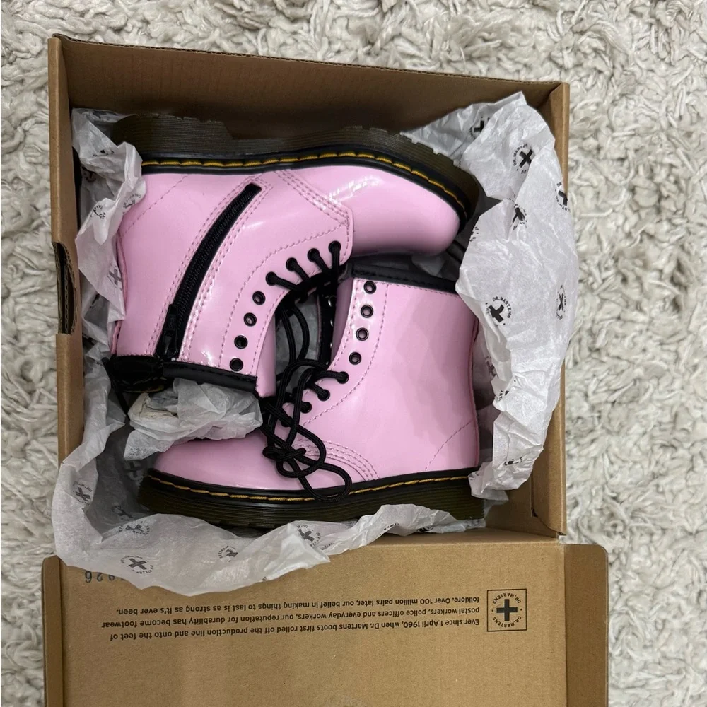 Brand new toddler dr martens 💓